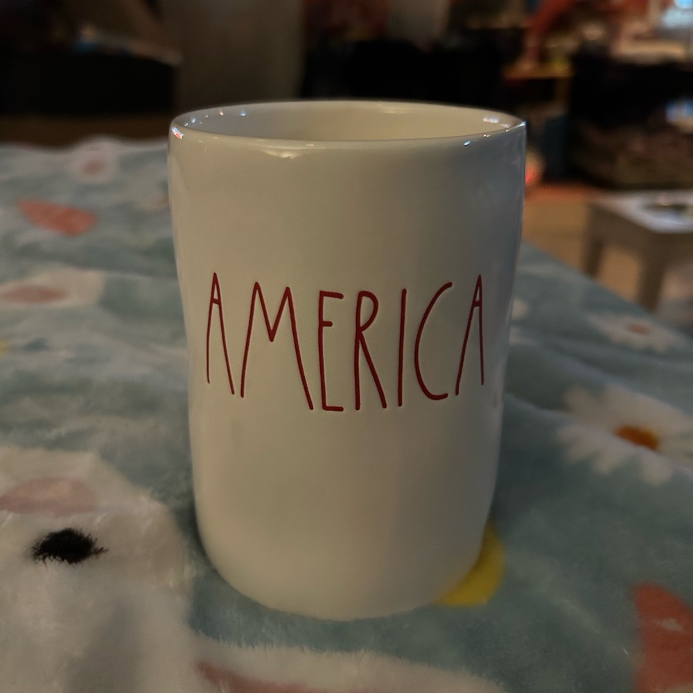 NEW Rae Dunn Candle